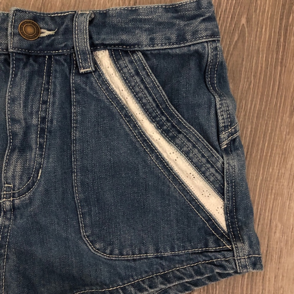 Free People Denim Eyelet Lace denim shorts - size 26 - Picture 2 of 5